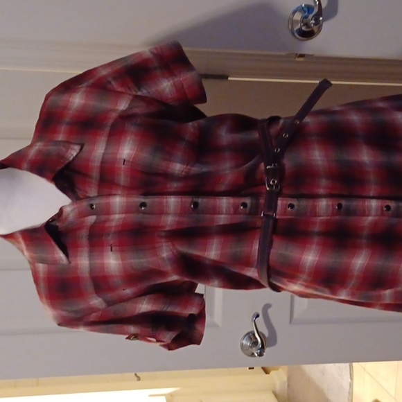 💙💫Red Plaid Button-Up Dress - Picture 4 of 10